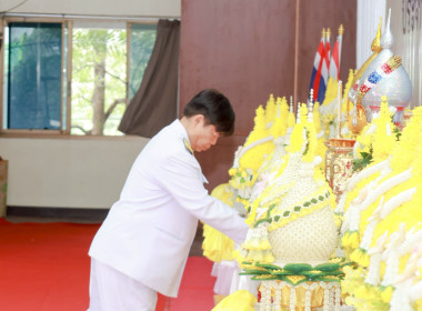 พิธีวางพานพุ่มดอกไม้สดเนื่องในวันพระบิดาแห่งฝนหลวง ประจำปี ... พารามิเตอร์รูปภาพ 8